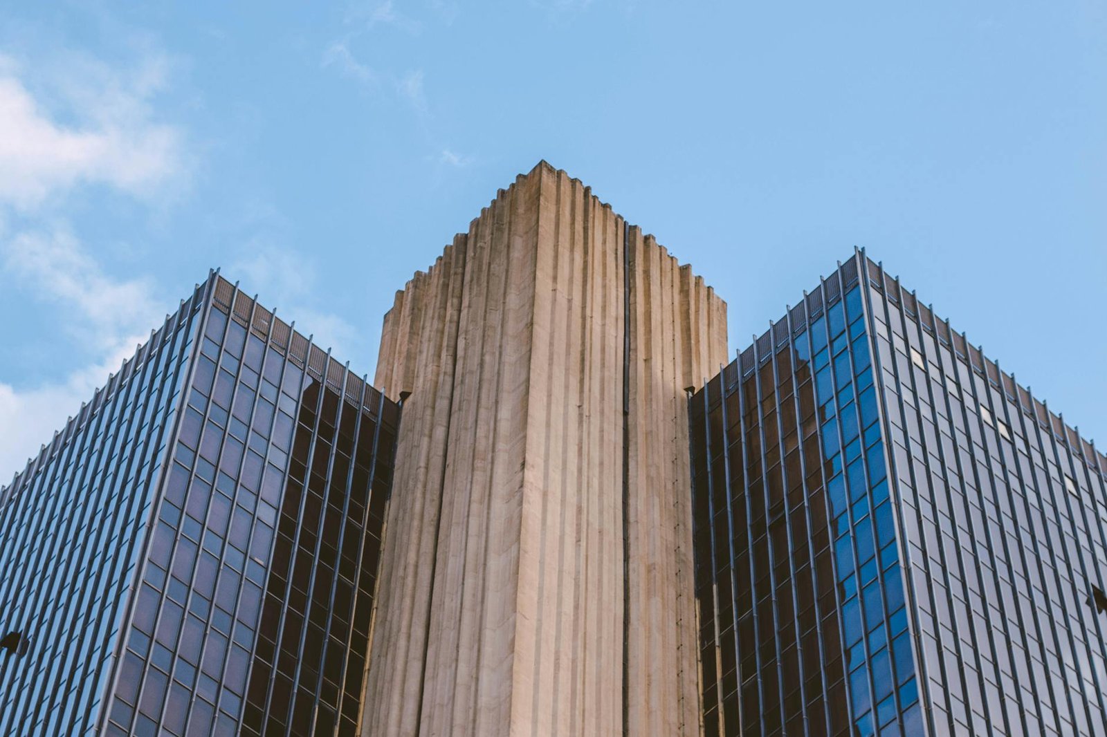 federal reserve building — financial news