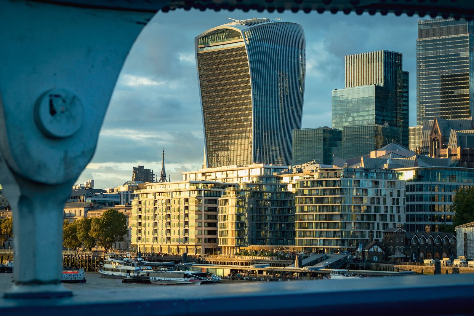 bank of england building london — financial news