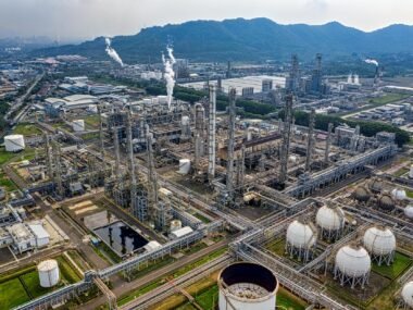 oil refinery pipelines — financial news