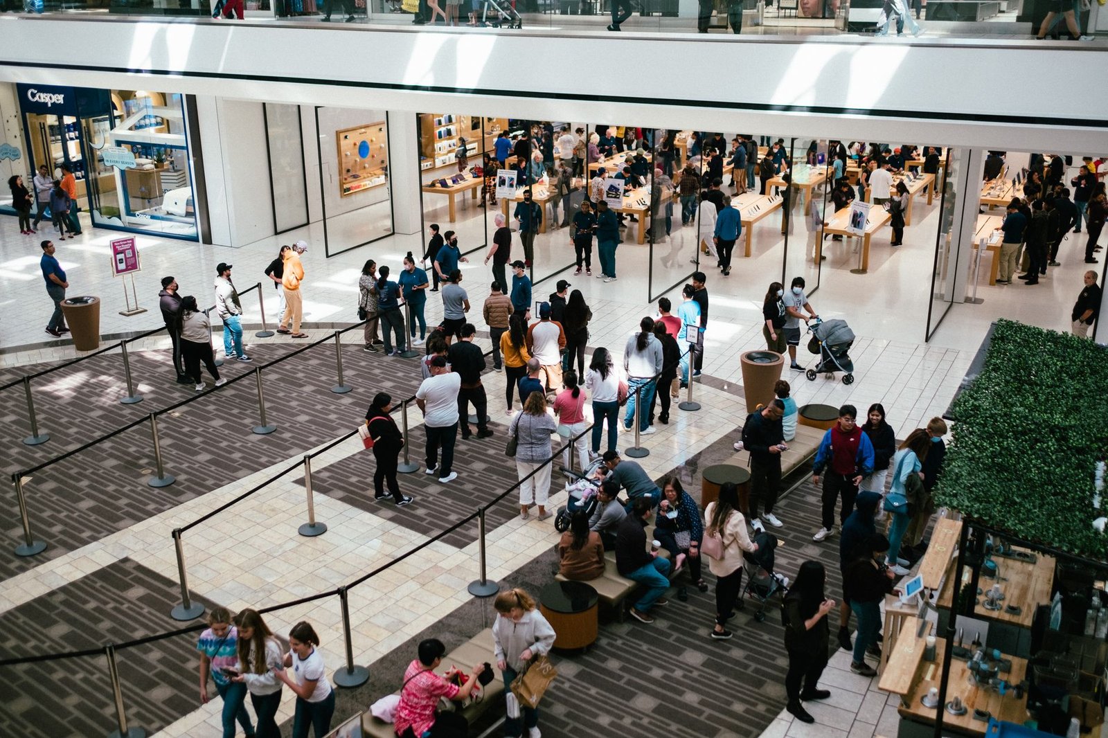 retail shopping store — financial news