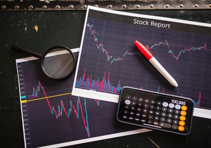 Jobs Report Looms as Stocks Rally and Bond Yields Signal Caution