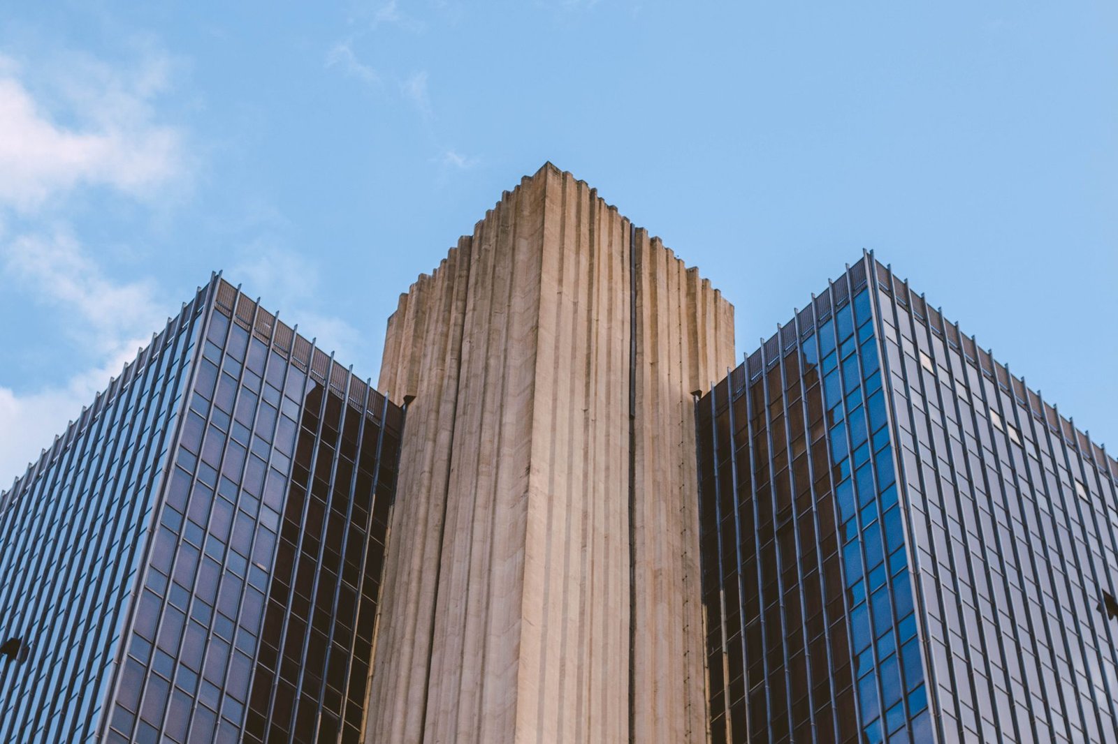 federal reserve building — financial news