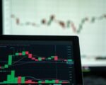 foreign exchange currency trading screens — financial news