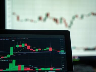 foreign exchange currency trading screens — financial news