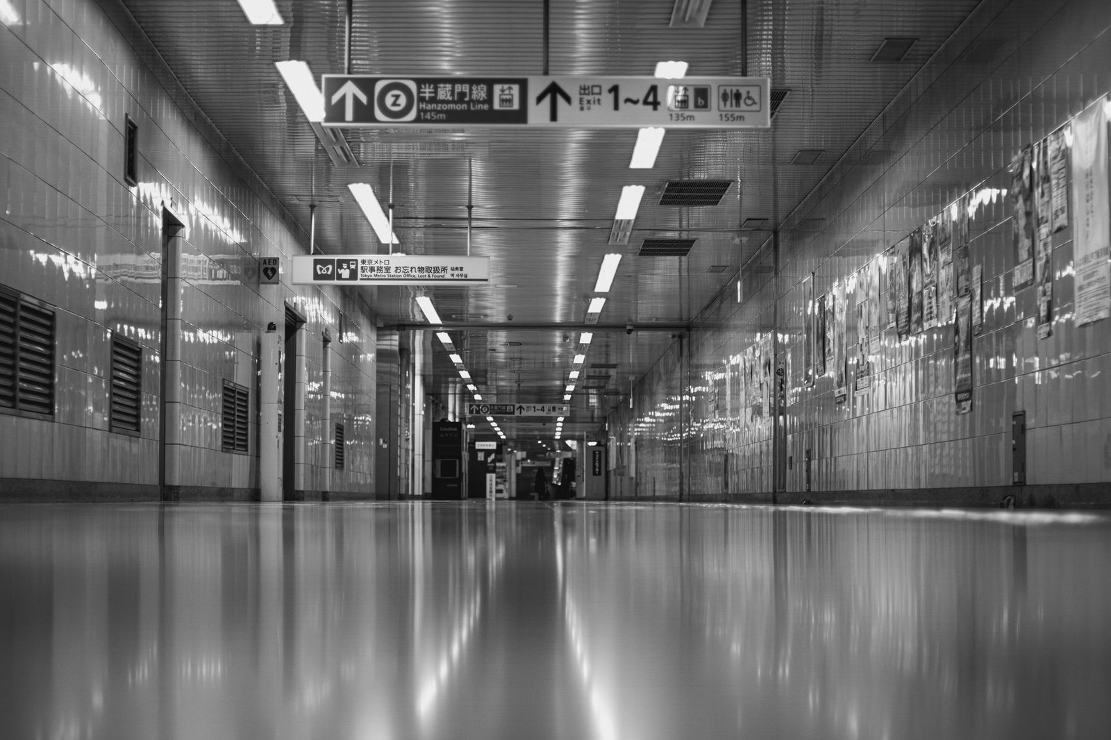 tokyo stock exchange floor — financial news