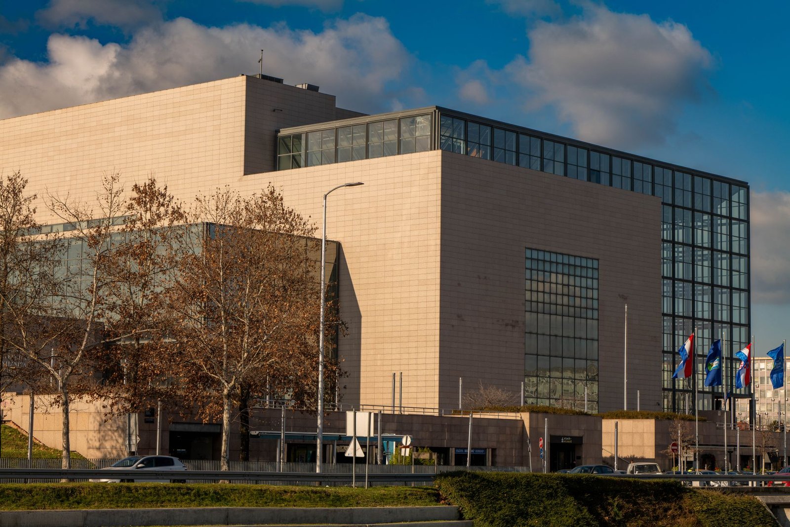 international monetary fund building — financial news