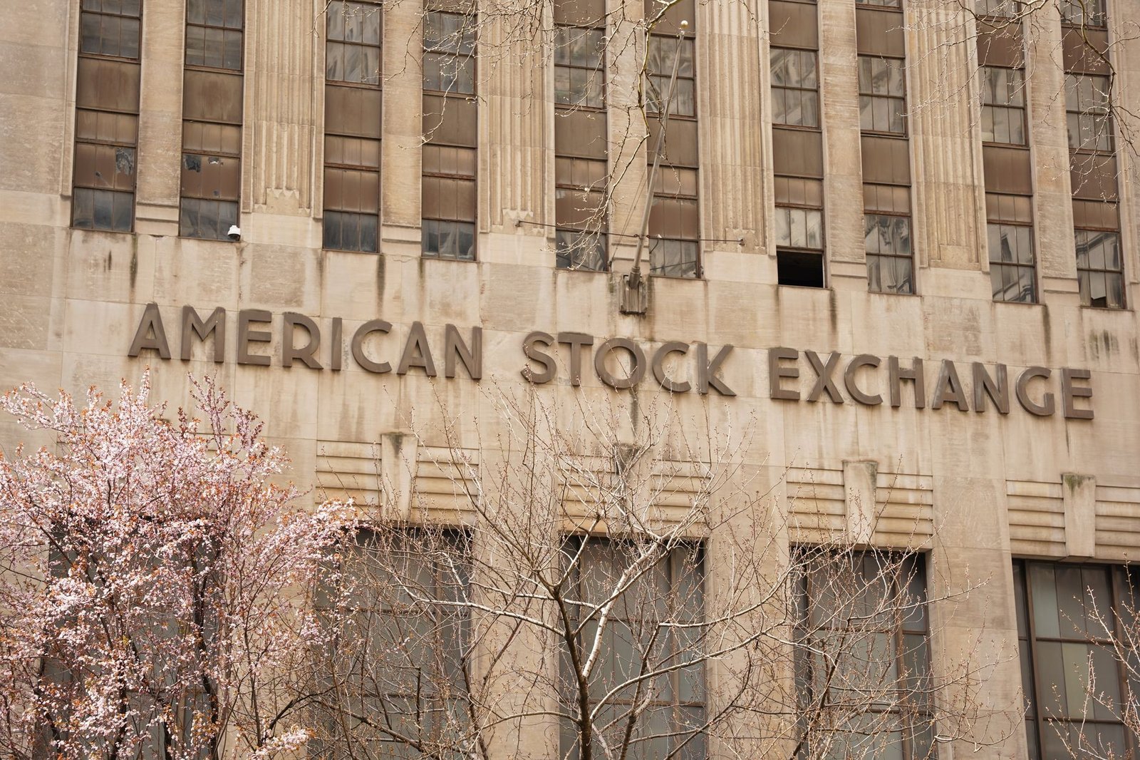 new york stock exchange building — financial news