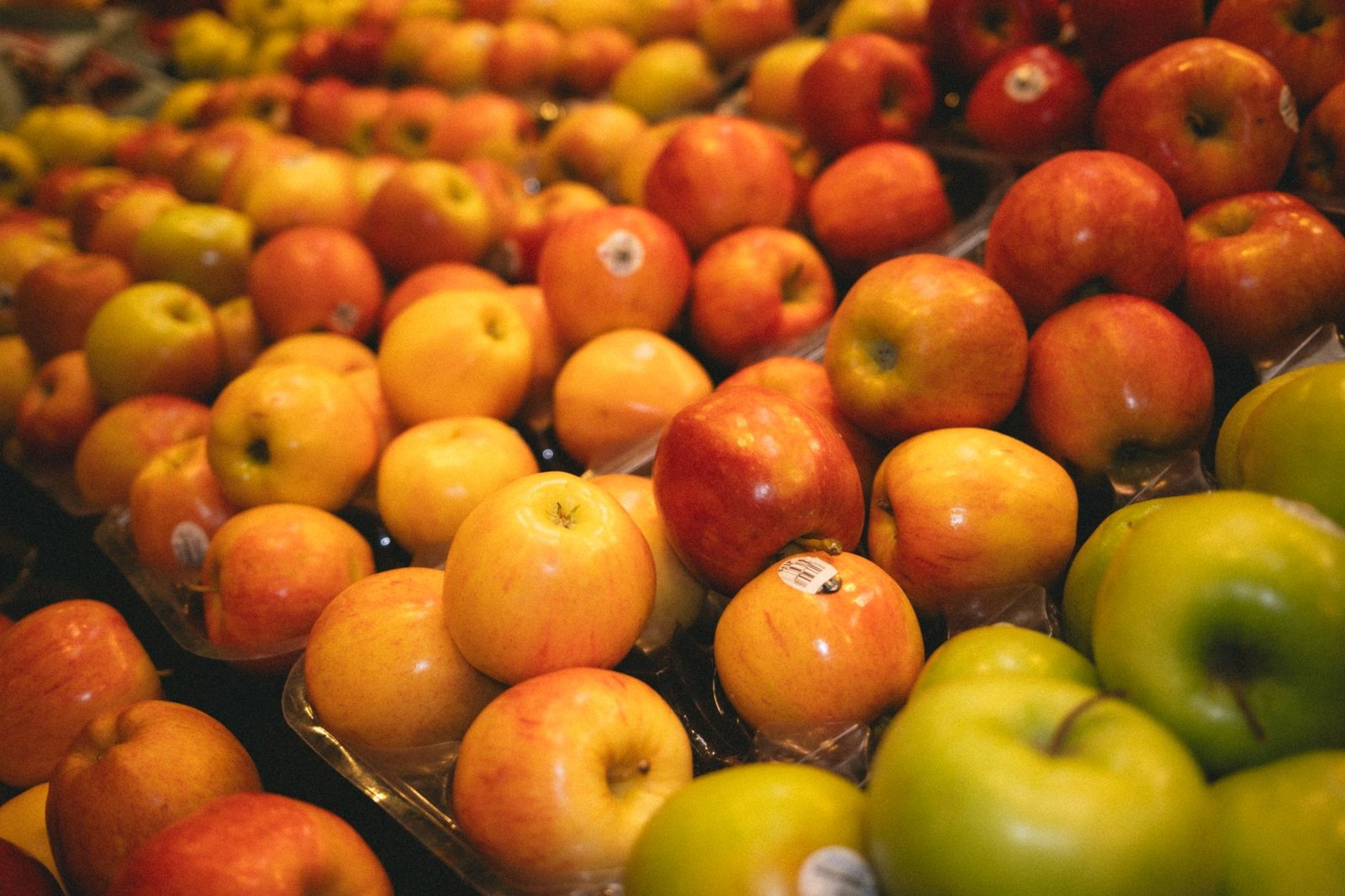apple store front — financial news