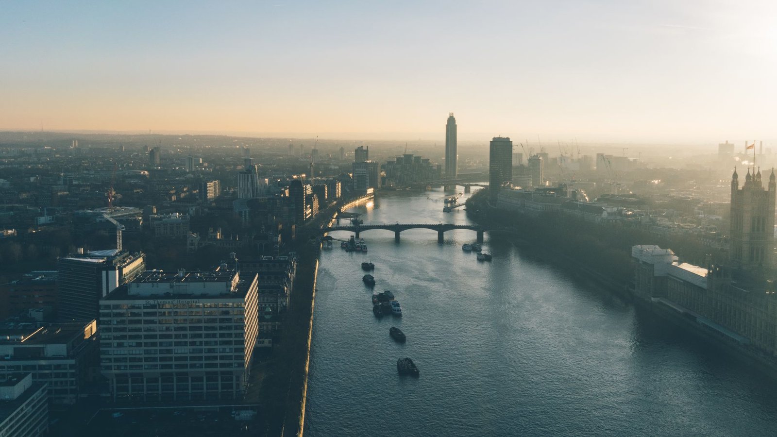 bank of england building london — financial news