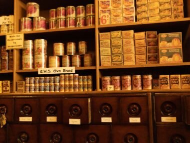 canadian store shelves shopping — financial news