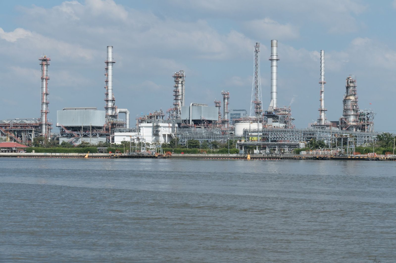 crude oil refinery — financial news