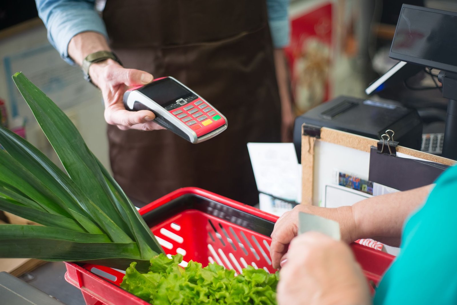 grocery store shopping cart — financial news