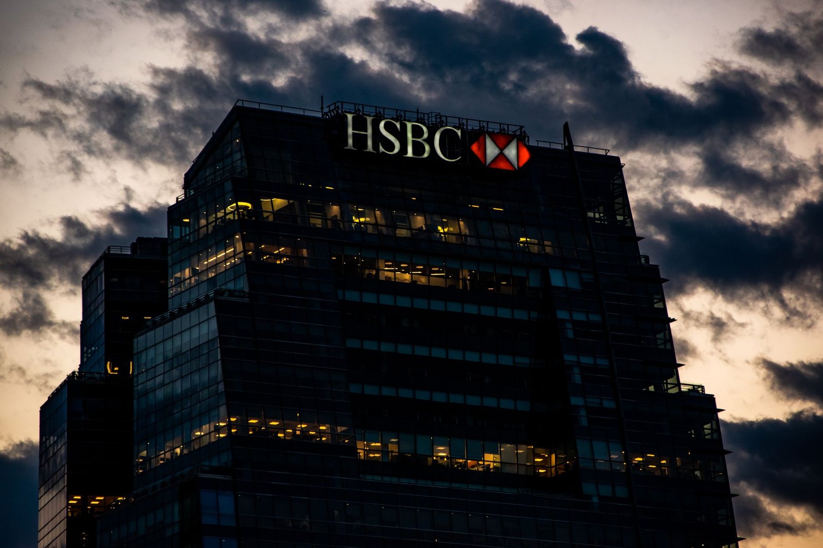 hsbc bank building — financial news