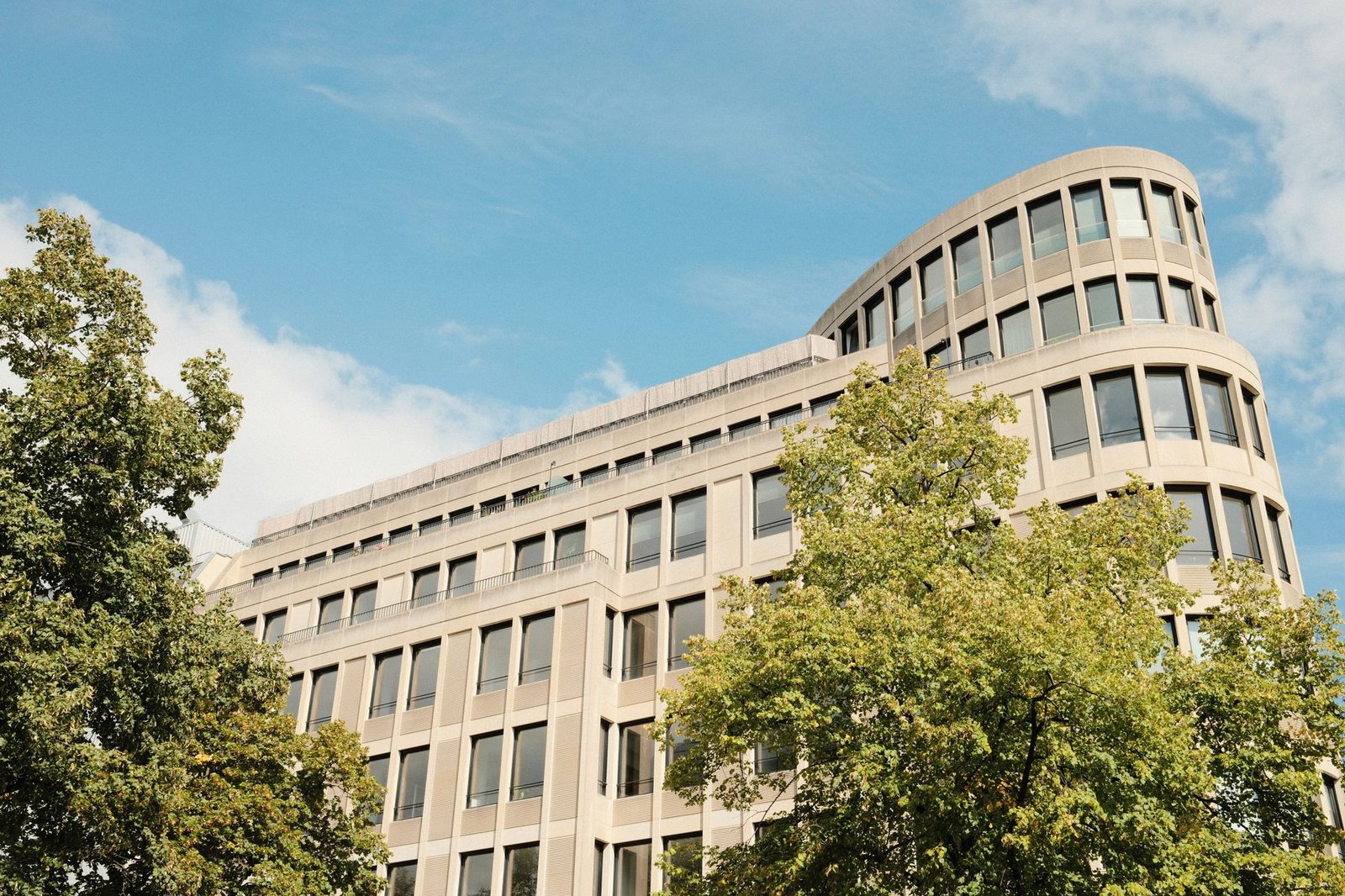imf headquarters building — financial news