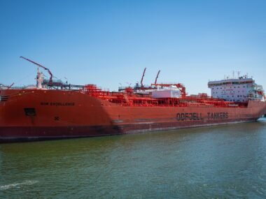 oil tanker persian gulf — financial news