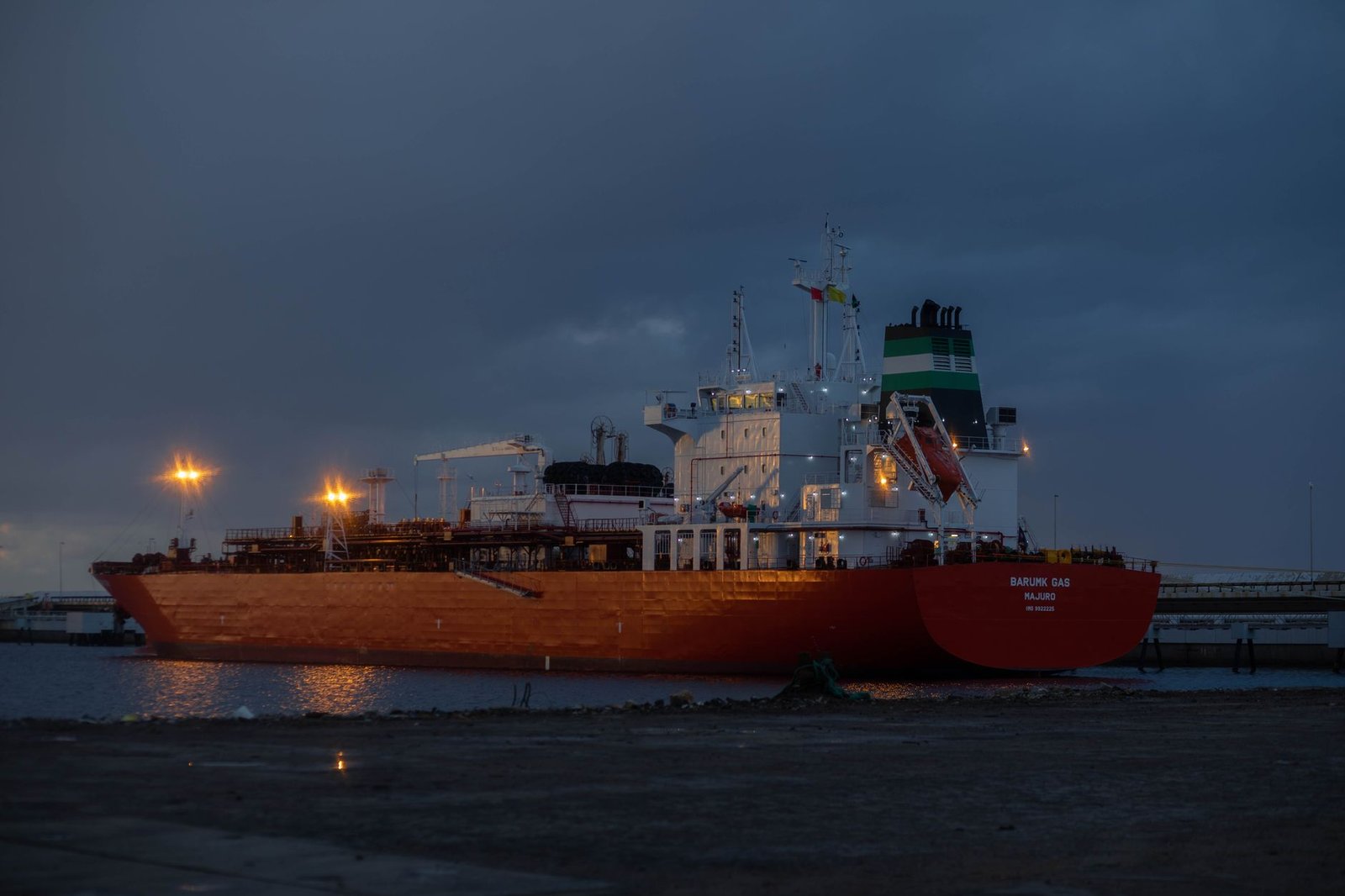 oil tanker ship — financial news