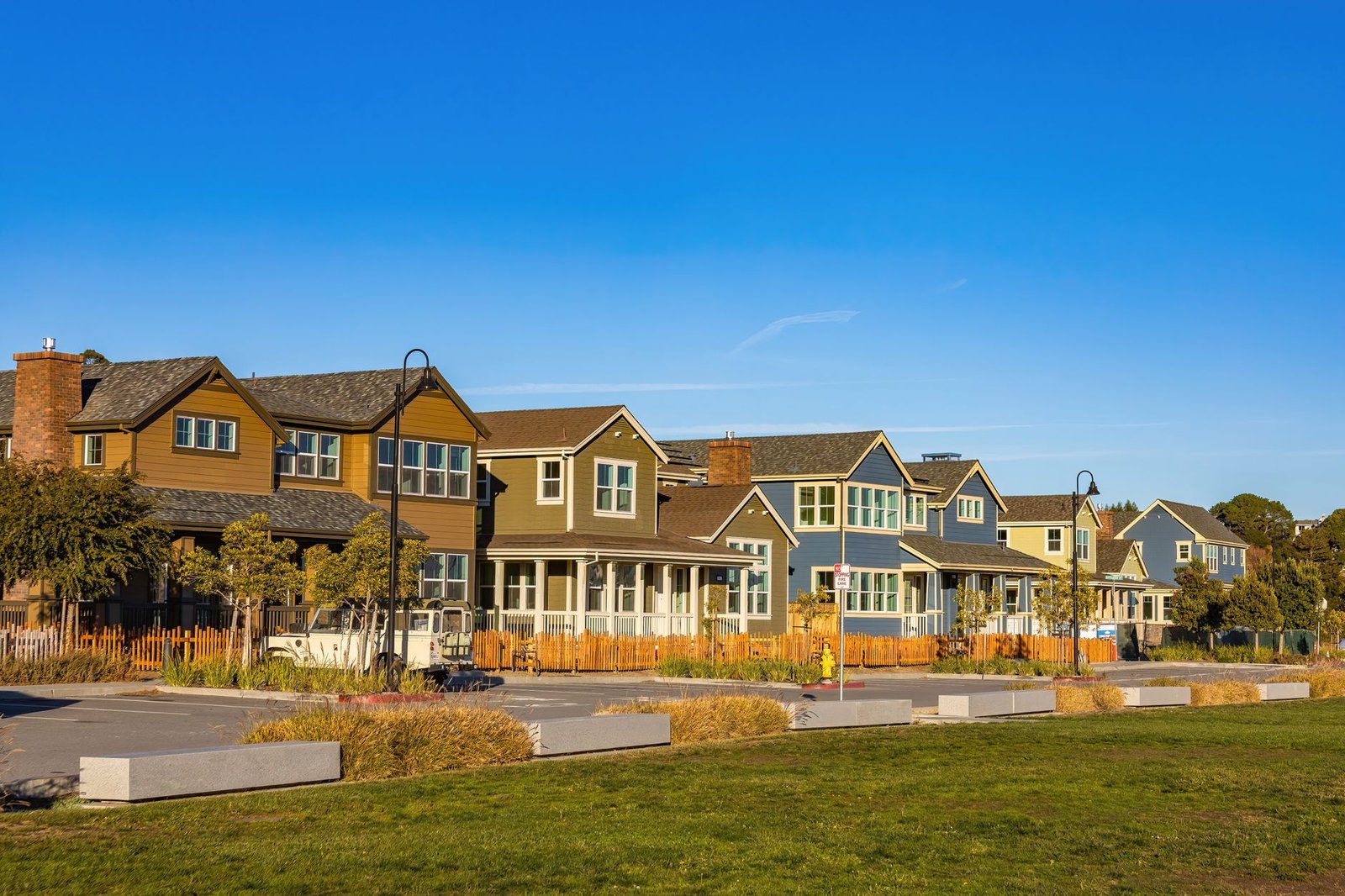 suburban homes neighborhood — financial news