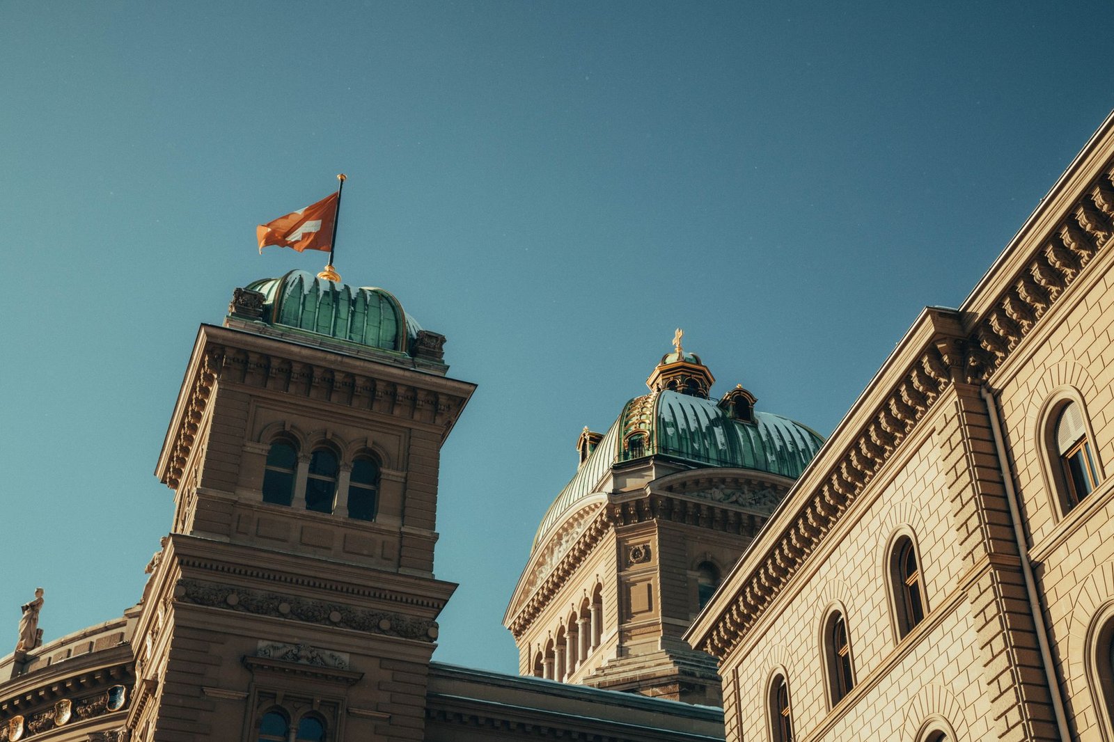 swiss national bank building — financial news